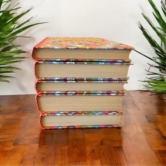 VINTAGE Classics to Grow On Book Set of 5 – 1966 Printing - Picture 5 of 15